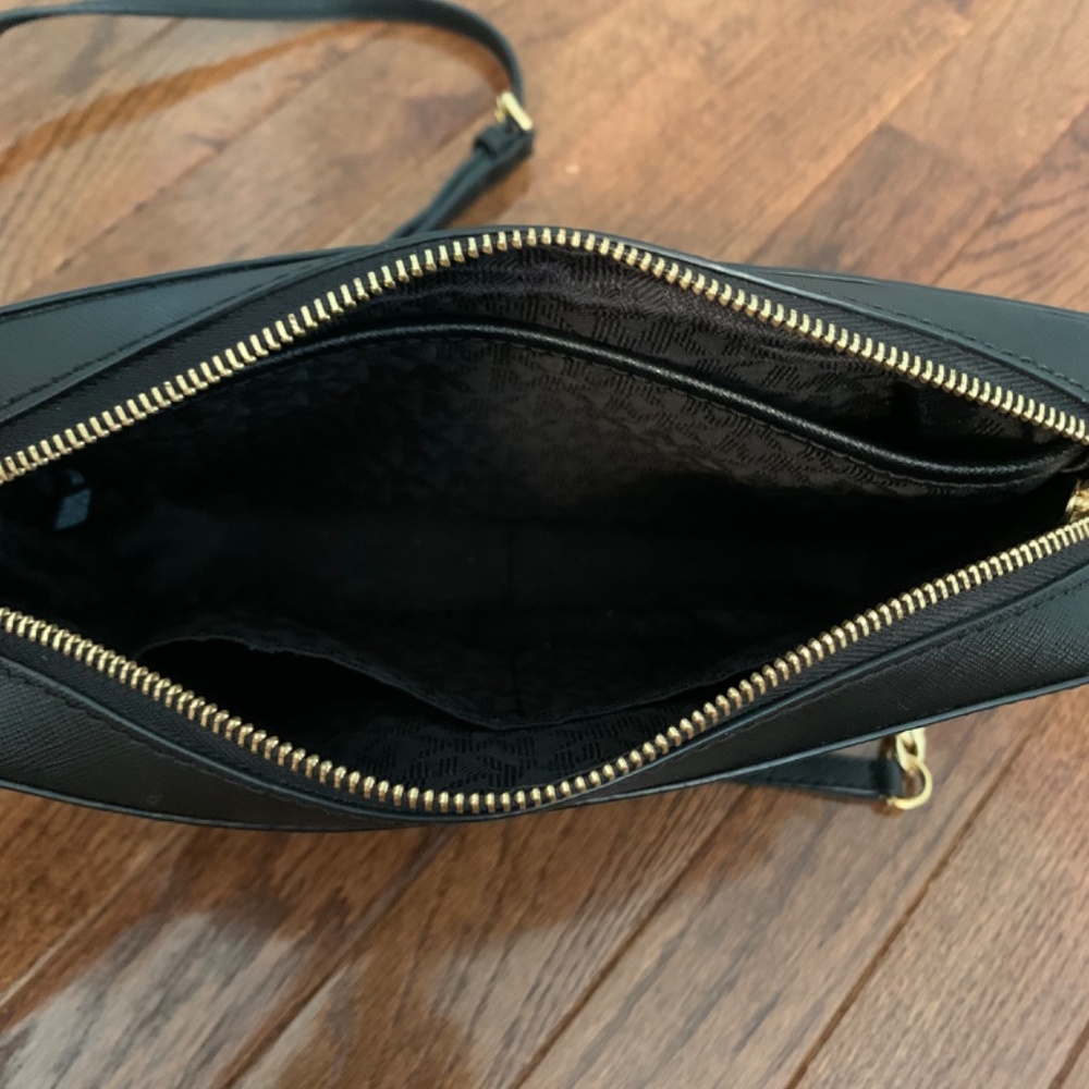Michael Kors Jet Set Large Saffiano Leather Crossbody Bag - Picture 2 of 3